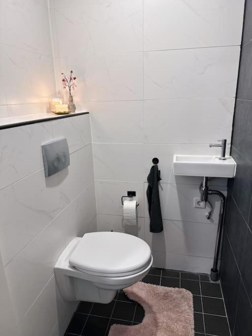 Wellness Studio Tiel Met Sauna En Jacuzzi Exteriér fotografie