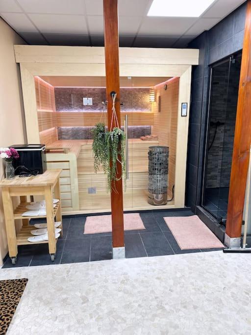 Wellness Studio Tiel Met Sauna En Jacuzzi Exteriér fotografie