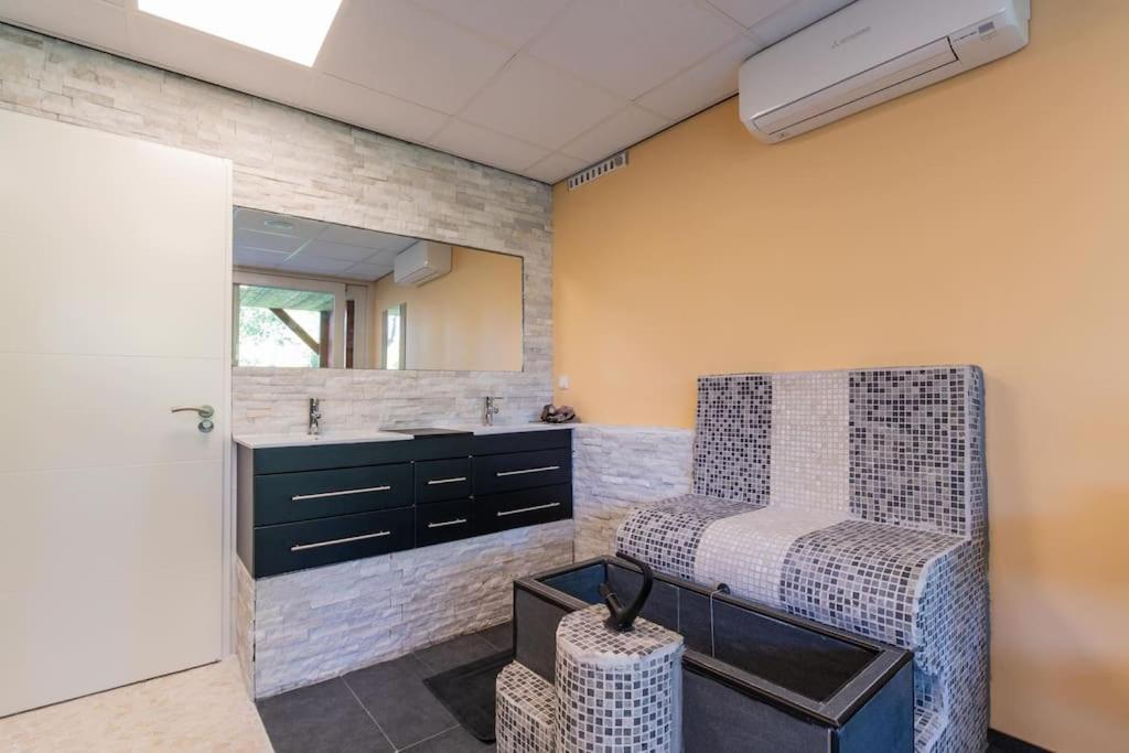 Wellness Studio Tiel Met Sauna En Jacuzzi Exteriér fotografie